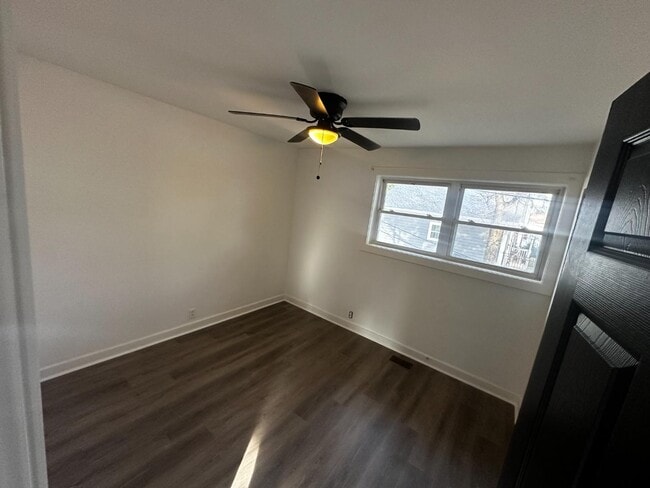 Building Photo - 749 Mt Hope St