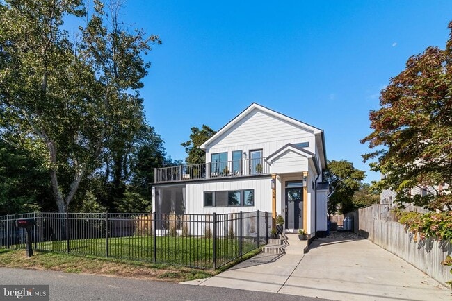 Building Photo - 84 S Chesapeake Ave