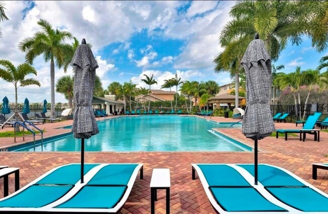 Building Photo - 833 Millbrae Ct