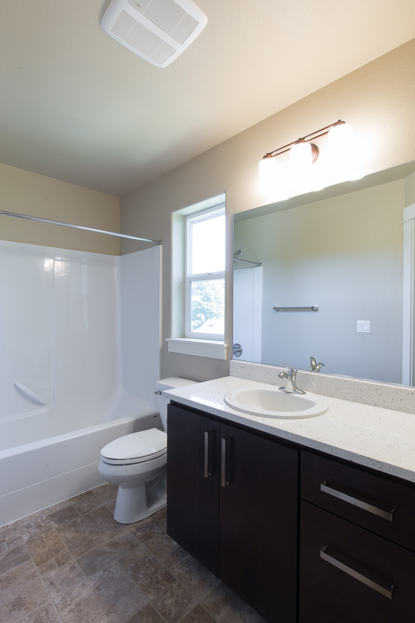 Building Photo - 915 SW 10th St