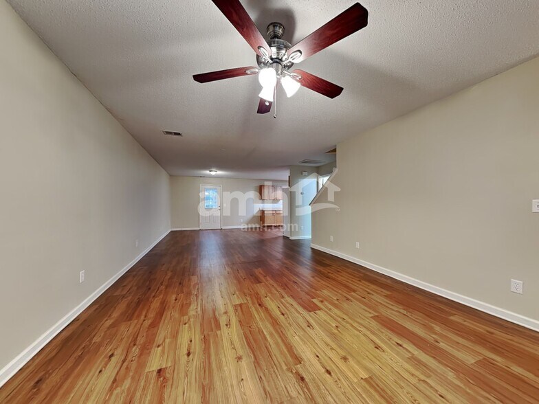 Building Photo - 13 Holly Springs Cir