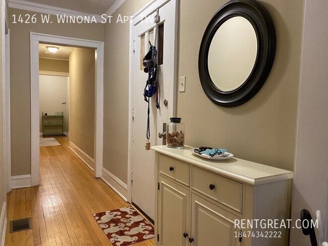 Building Photo - 1426 W Winona St