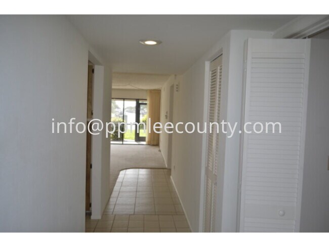 Building Photo - Ground Floor 2/2 Waterfront Condo with Dock