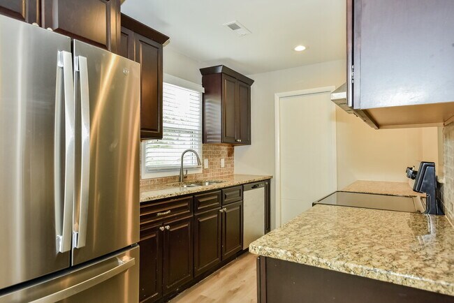 Building Photo - 183 Township Dr