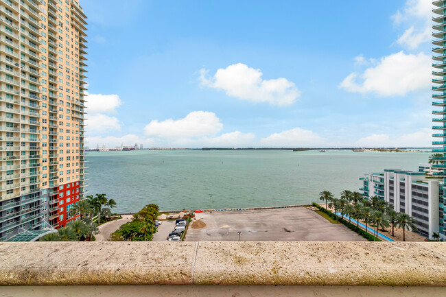 Building Photo - 1200 Brickell Bay Dr