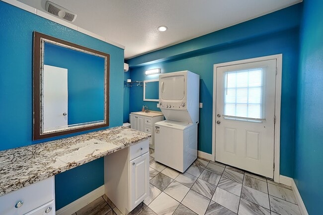 Building Photo - 300430144th