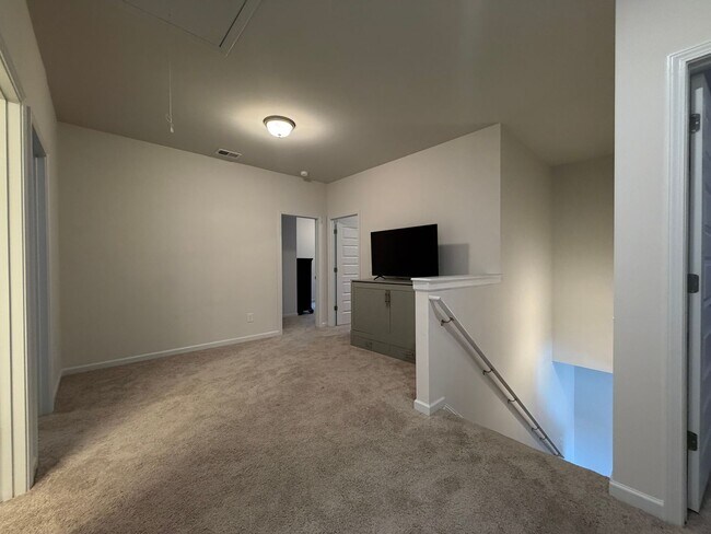 Building Photo - 26 Busby Dr SE