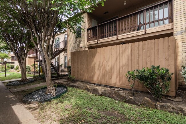 Building Photo - 10555 Turtlewood Ct