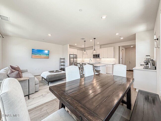 Building Photo - 227 Capistrano Dr