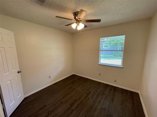 Building Photo - 7004 Millrace Dr