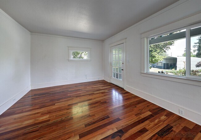 Building Photo - 6015-6017 SE 99th Ave