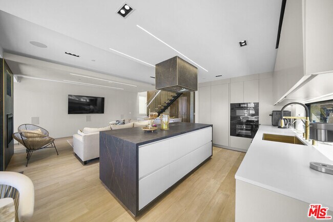 Building Photo - 1500 Ocean Dr