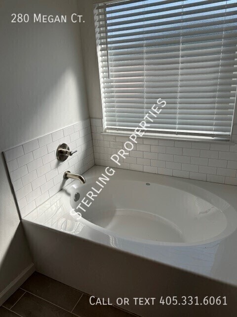 Building Photo - 280 Megan Ct