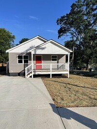 Building Photo - 3001 13th Ave
