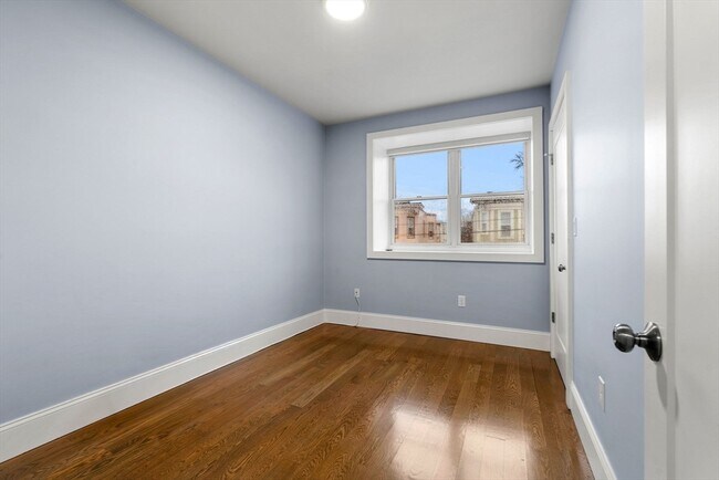 Building Photo - 34 Dix St