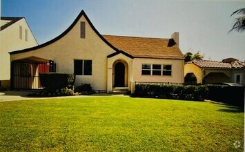 Building Photo - 1344 S Curson Ave