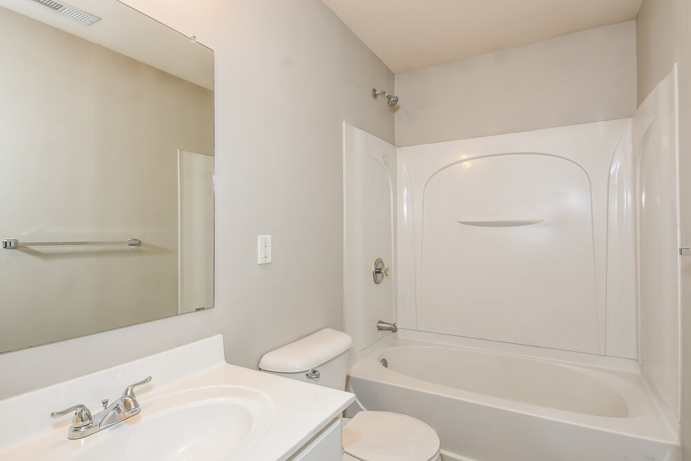 Building Photo - 3120 Englewood Dr