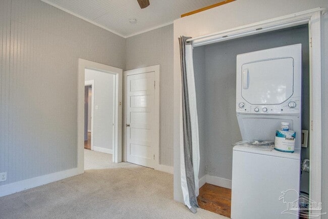 Building Photo - 618 N B St