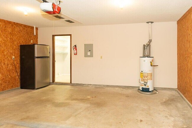 Building Photo - 511 Woodland Park Cir