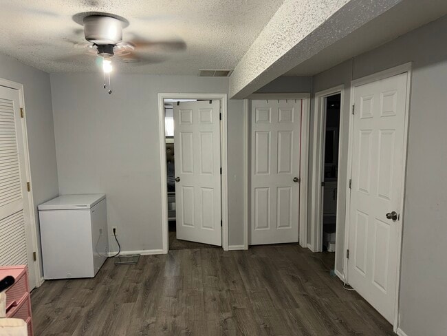 Building Photo - 4666 Witches Hollow Ln