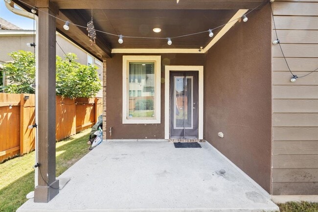 Building Photo - 724 Pioneer Grove