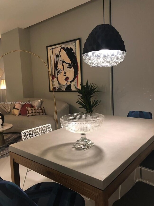 Building Photo - 501 NE 31st St