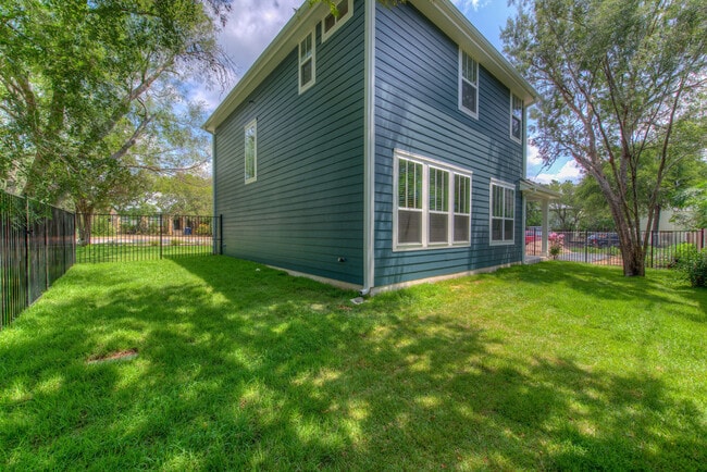 Building Photo - UT PRE LEASE: Newly Constructed: Luxury 4 ...
