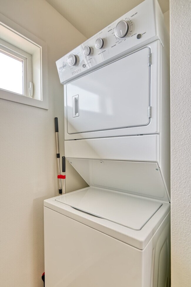 Building Photo - 5012-5022-5022 NE 26th Ave