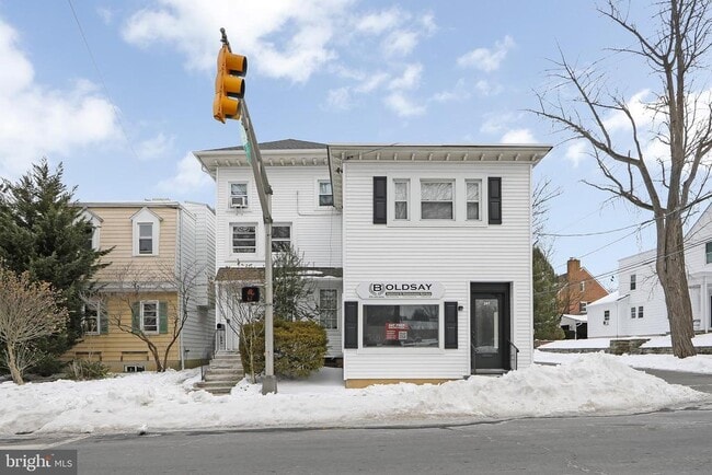 Building Photo - 201 Chester Ave