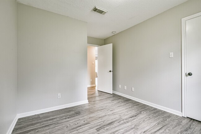 Building Photo - 5703 Alpine Heights Dr