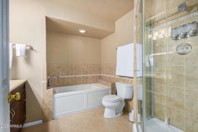 Building Photo - 18006 N Villa Rita Dr