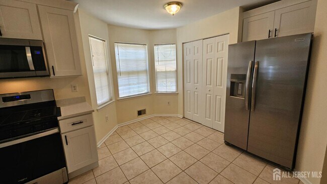 Building Photo - 405 Cobblestone Ct