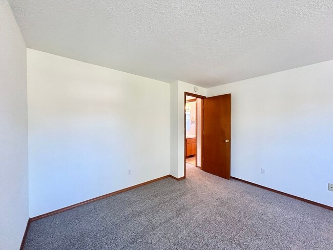 Building Photo - 15612 SW Wintergreen St