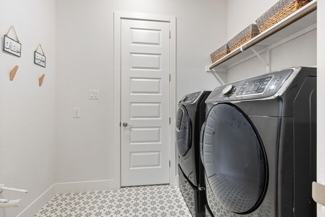 Building Photo - 1125 Sugar Bars Dr