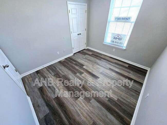 Building Photo - 3009 Winston Dr