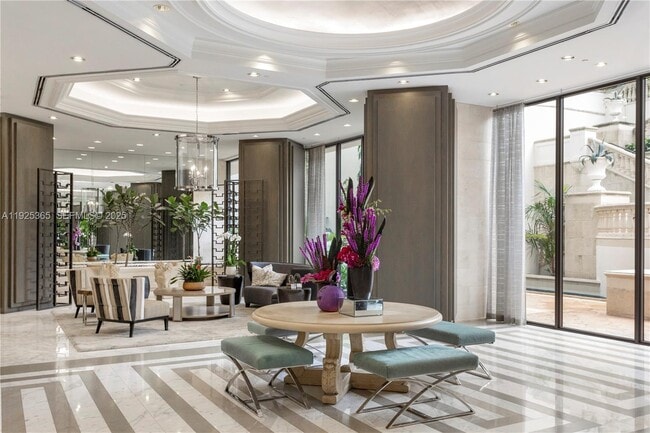 Building Photo - 2000 Island Blvd