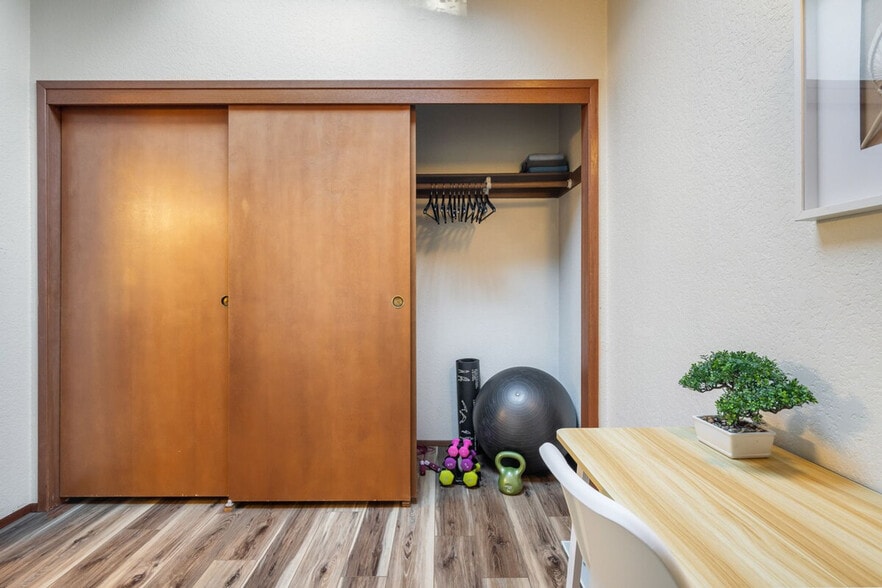 Building Photo - 5504 NE 190th St