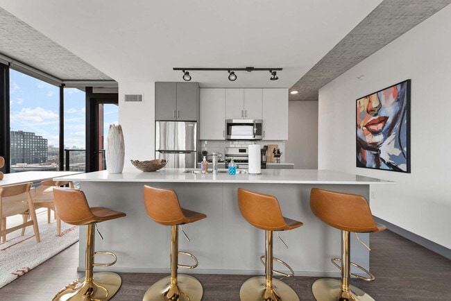 Building Photo - 1314 W Randolph St