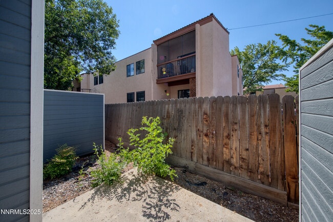 Building Photo - 2650 Plumas St