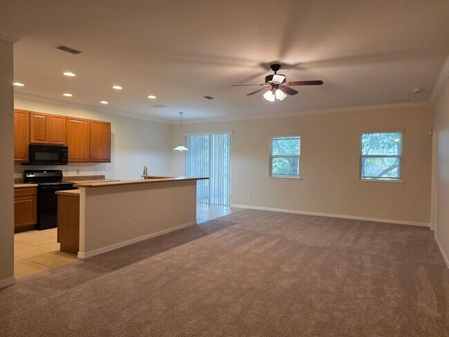 Building Photo - Three Bedroom Home at Lake Pleasant Cove in Apopka