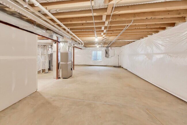 Building Photo - 2240 Bent Grass Wy