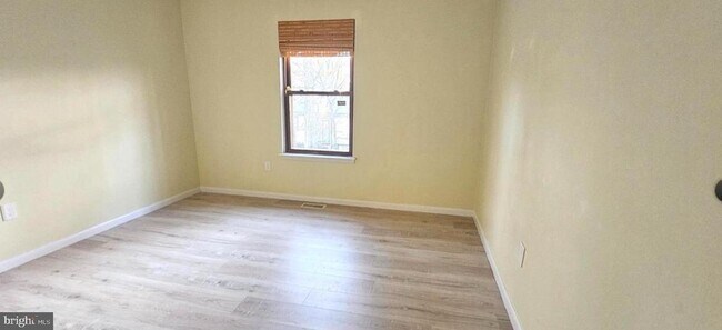 Building Photo - 75 Peregrine Dr