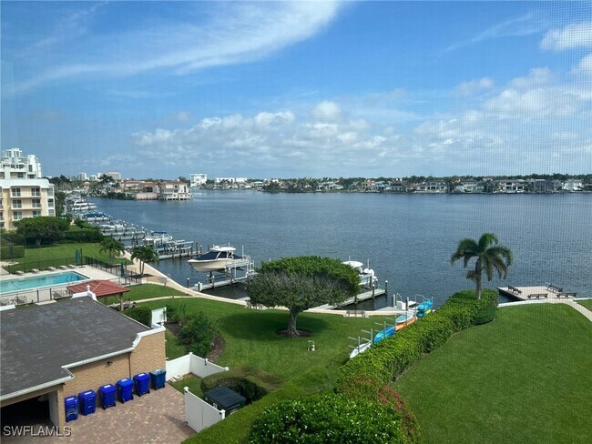 Building Photo - 3420 Gulf Shore Blvd N