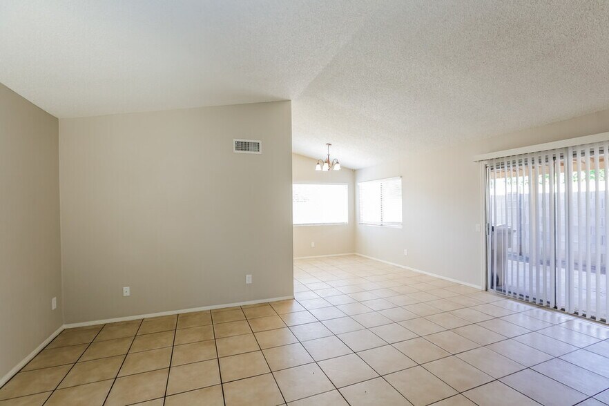 Building Photo - 6933 W Nicolet Ave