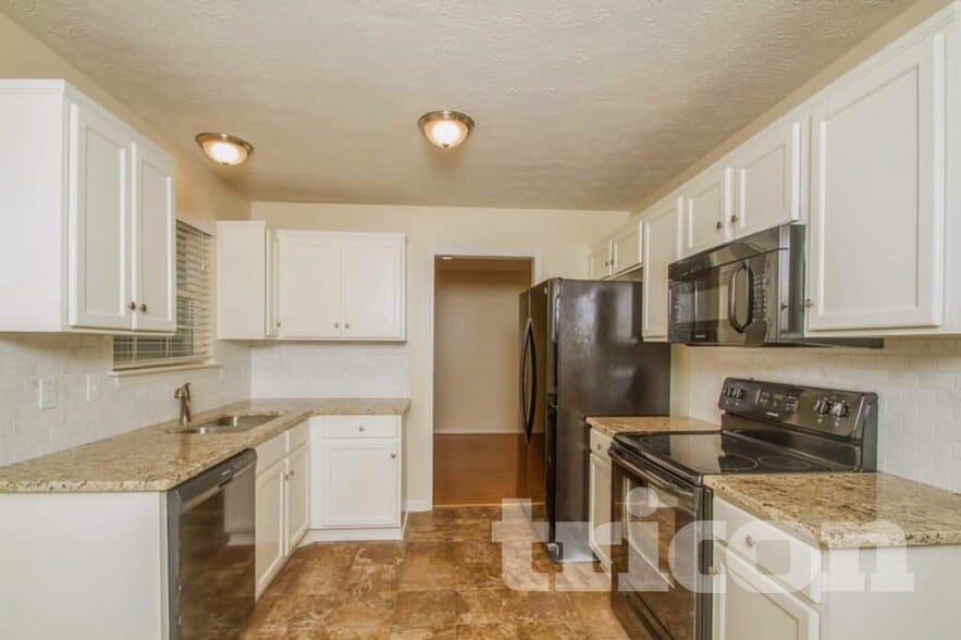 Building Photo - 3212 W Yorkshire Ct