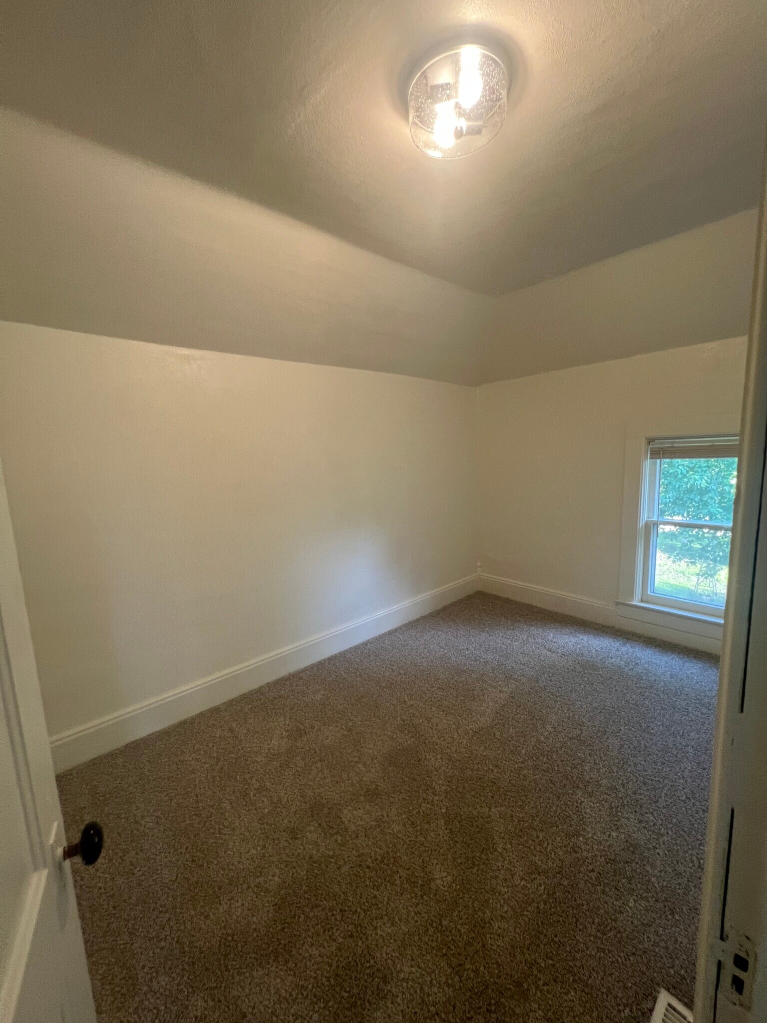 Bedroom 3 - 507 Center Ave