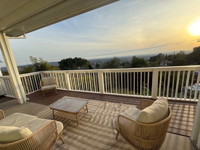 Building Photo - 545 Vista Del Llano Dr