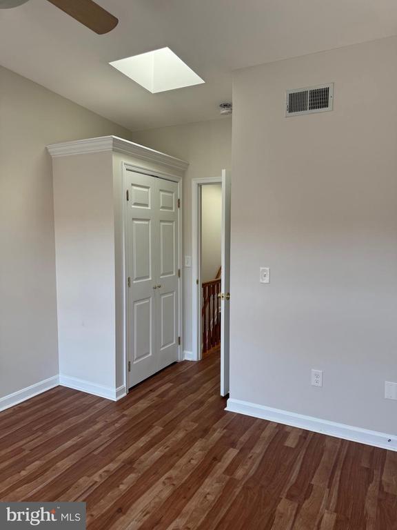 Building Photo - 606 S Belnord Ave