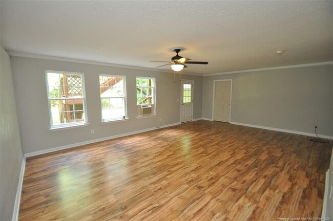 Building Photo - 117 Tiverton Woods Dr