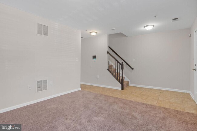 Building Photo - 1706 Fernwood Dr